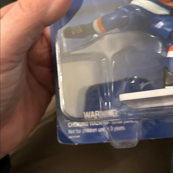 Starting Lineup John Tavares Figure - Picture 3 of 4